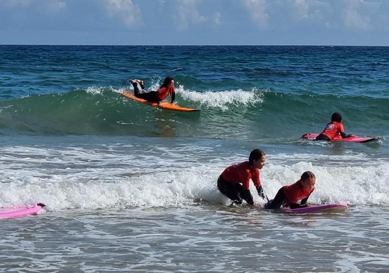 surfcamp asturias clase ninas